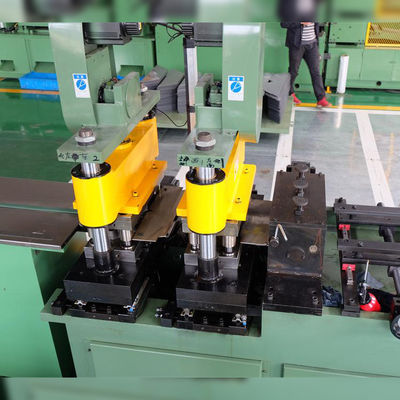 Cortadora automática de la base que hace la base de Lap Center Leg For Transformer del paso