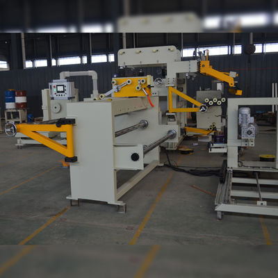 Máquina de bobina automática transversal de bobina de la anchura 1400m m alrededor del alambre