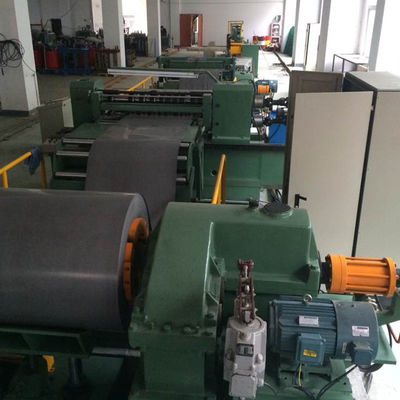 Tira de fabricación automática de la cortadora de la máquina que raja de la base de la hoja de acero del silicio