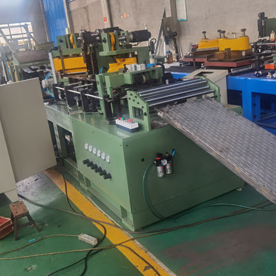 Máquina de corte automática de acero de silicio de corte a longitud de la línea paso vuelta dos cortar dos punción de núcleo de corte