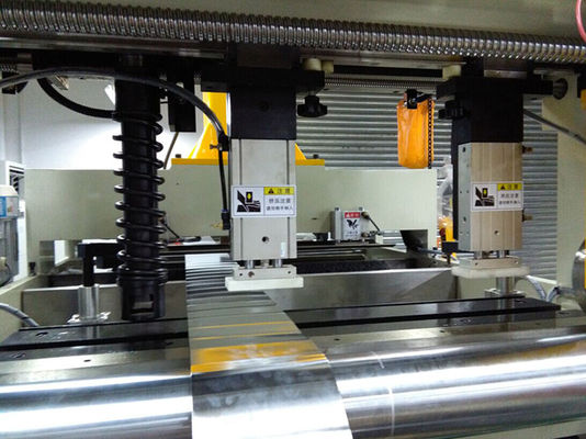 La bobina seca de la hoja del transformador trabaja a máquina la soldadura de presión fría automática